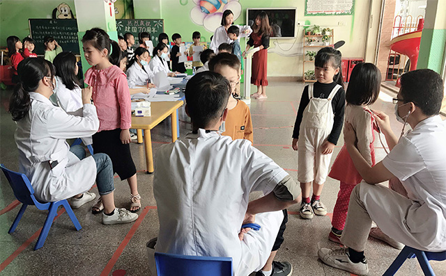 中山街道卫生服务为幼儿园体检，筛查疑似病症，可以这样做